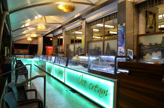 cafe interior , coffee shop interior